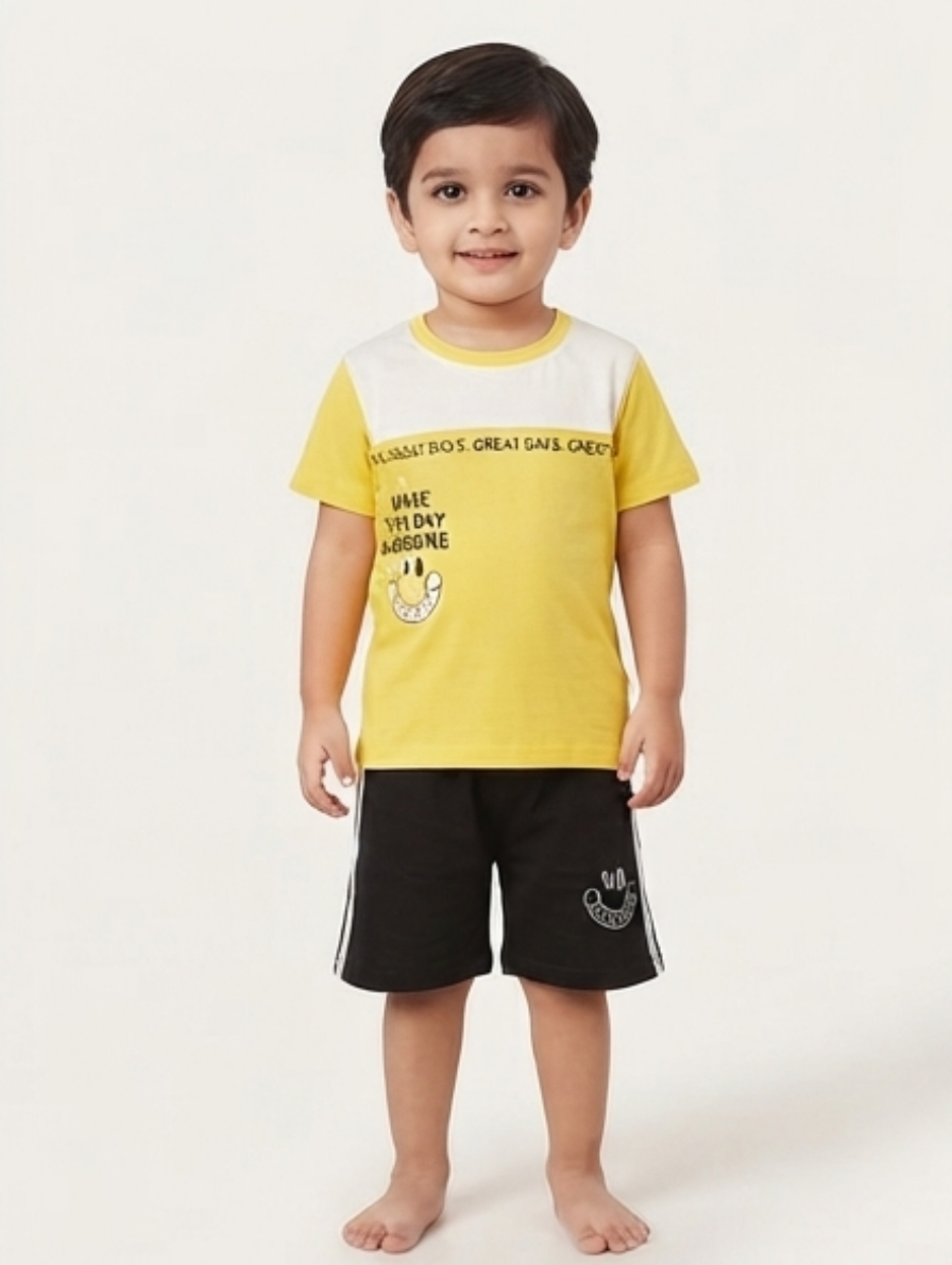 Yellow & White Color-Block T-Shirt & Shorts Set
