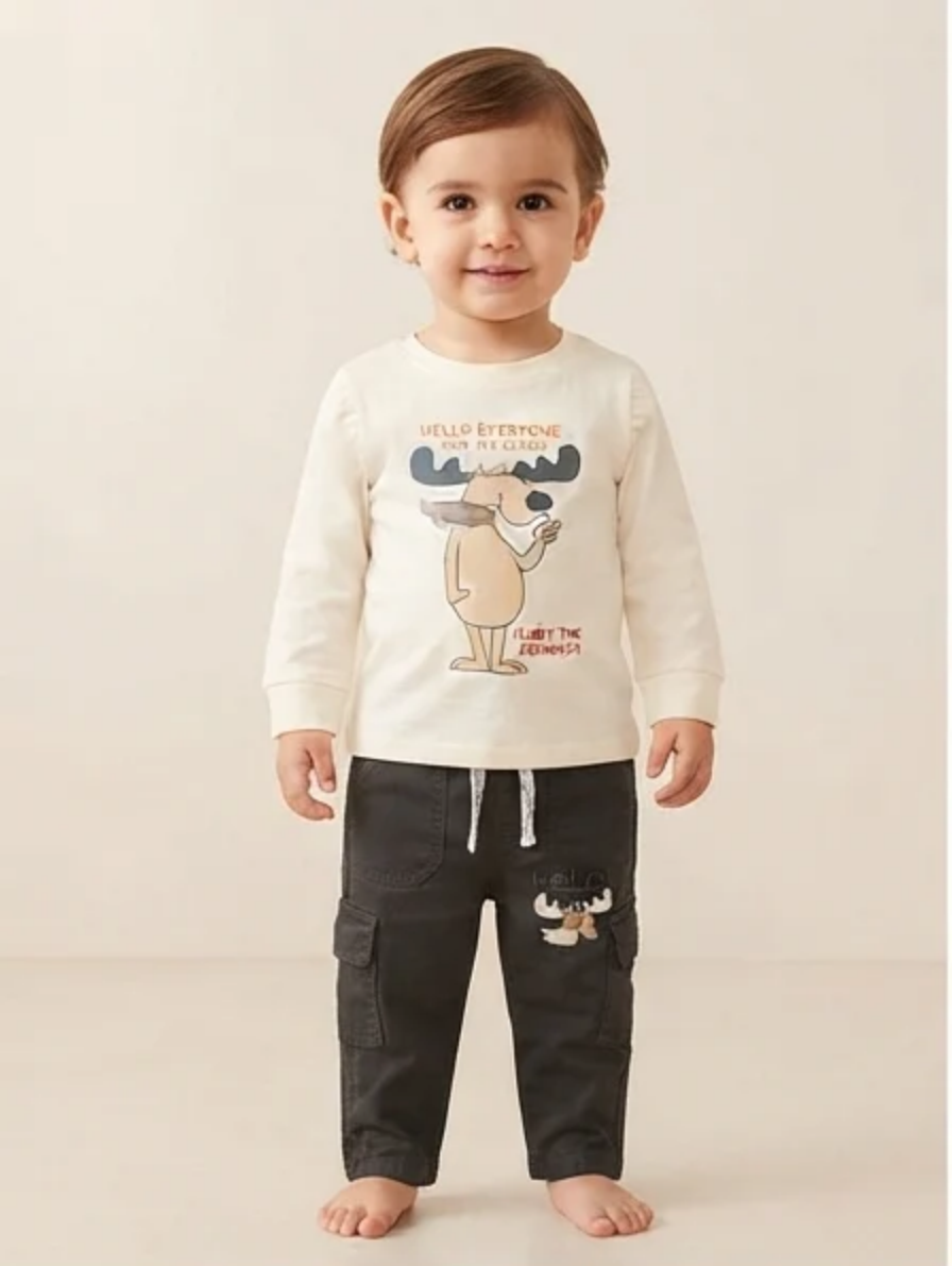 Cream Long-Sleeve "Rudy The Reindeer" Graphic T-Shirt & Charcoal Grey Cargo Pants Set
